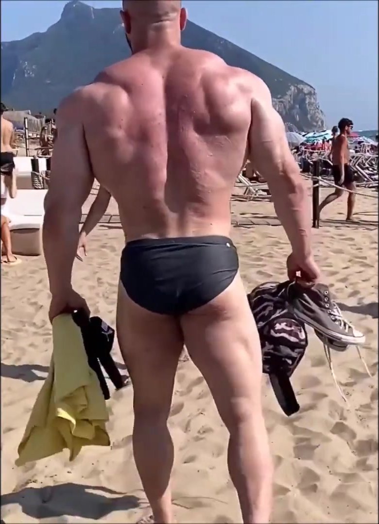 Hot BEACH muscles