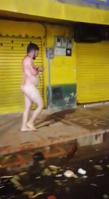 Thief runs naked