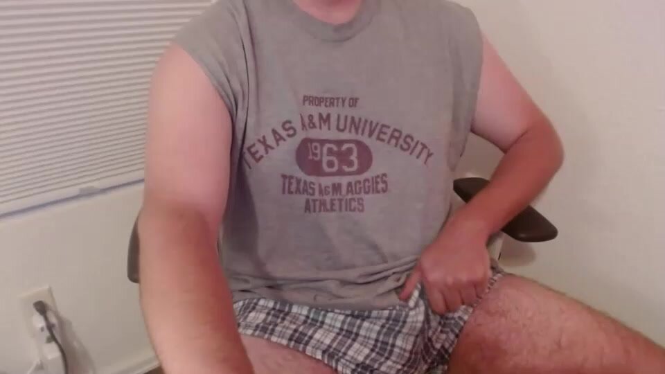 Texan Guy Shows Off His Ass