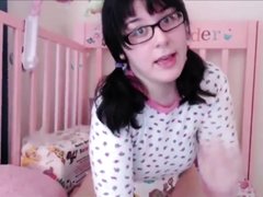 Girl geeks out over how much pee her diaper held
