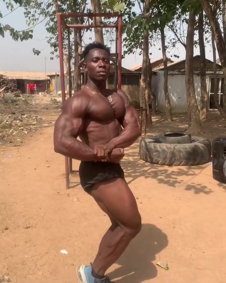 Massive black african bodybuilder