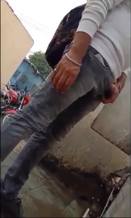 Indian college dude pissing