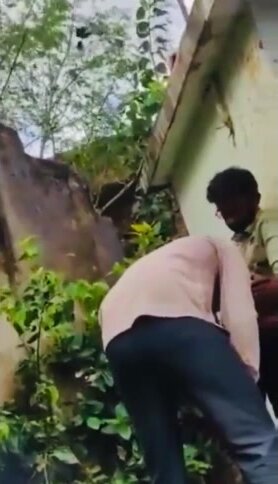 Kolkata public urinal - video 2