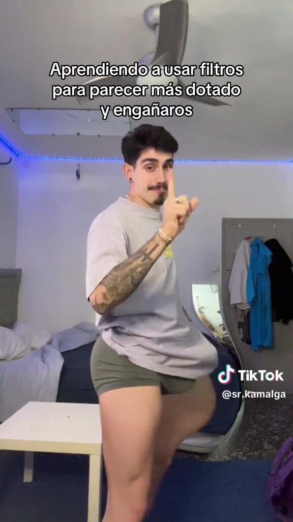 Latino twerk (fat ass) pt.1