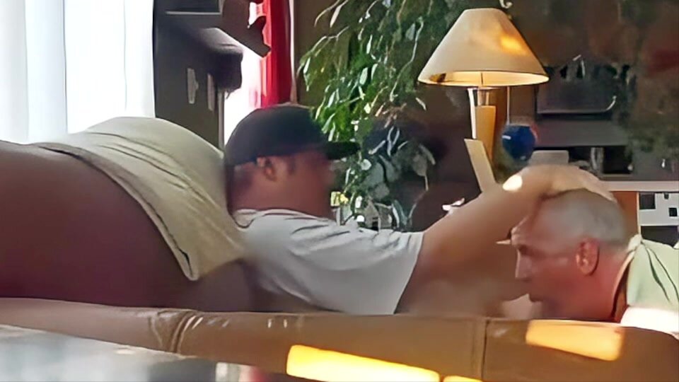 Thick str8 beefy top sucked off by daddy on hidden cam