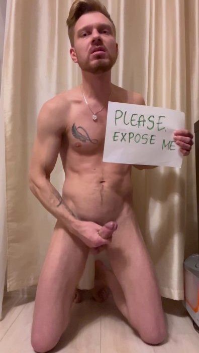 Exposed blonde faggot fucking itself with a dildo
