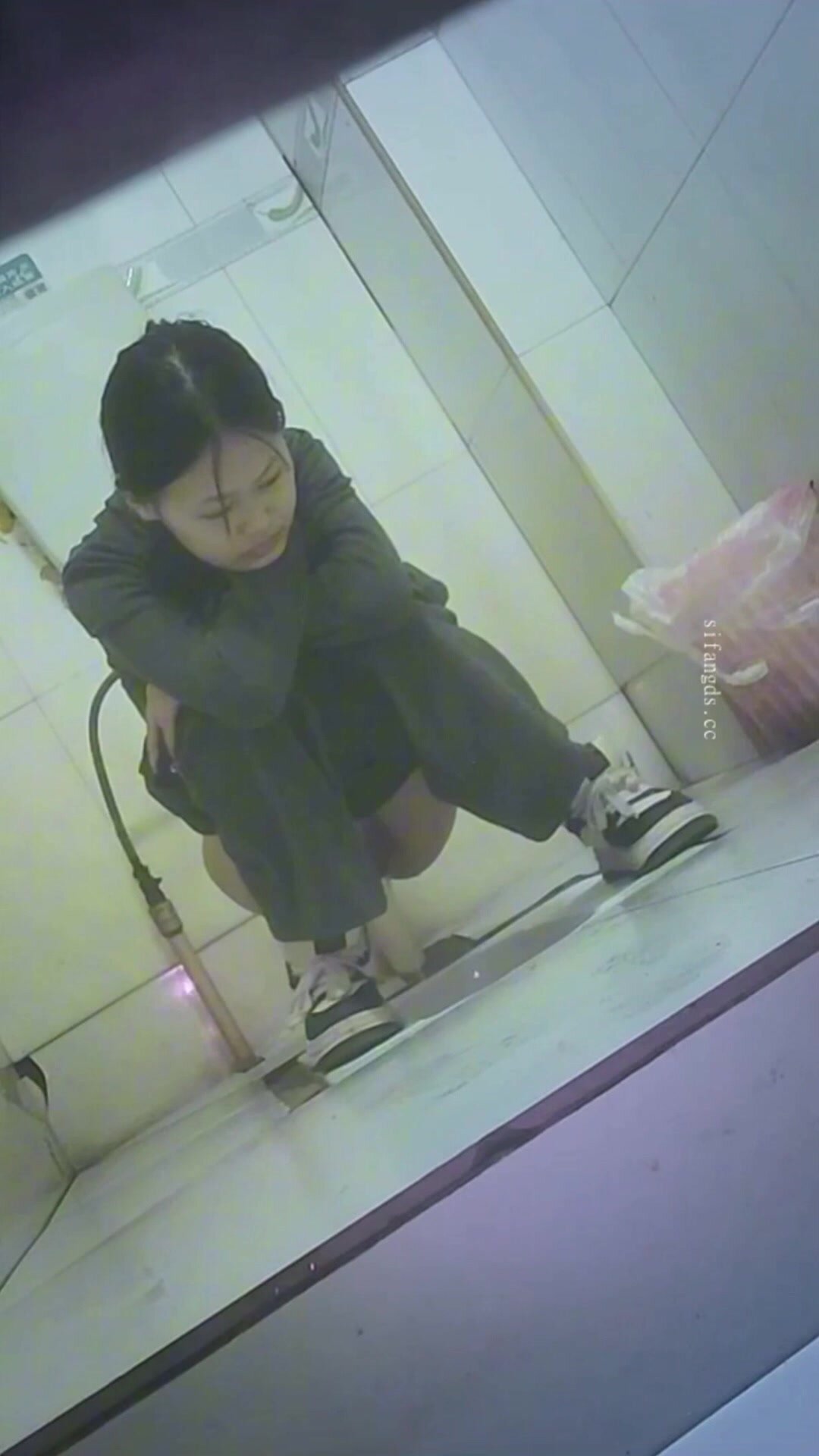 Chinese beautiful girl toilet voyeur - video 103