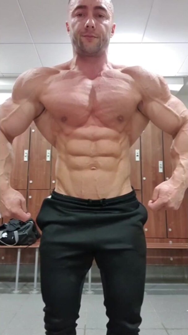 Pale Musclebull ripped