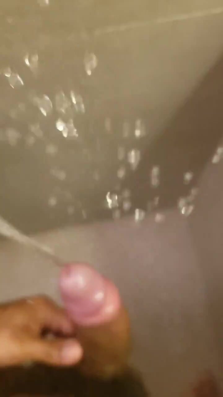 FAT HAIRY UNCUT DICK PISSES IN THE SHOWER