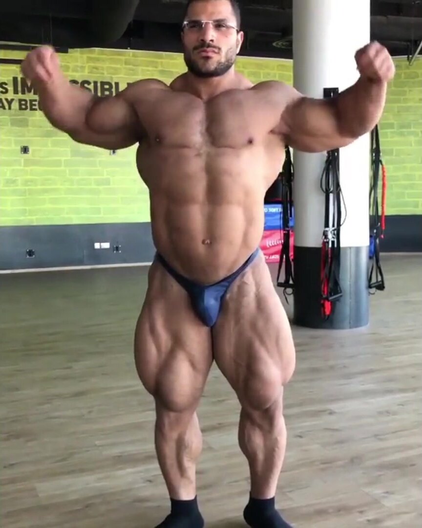 Arab Hulk posing