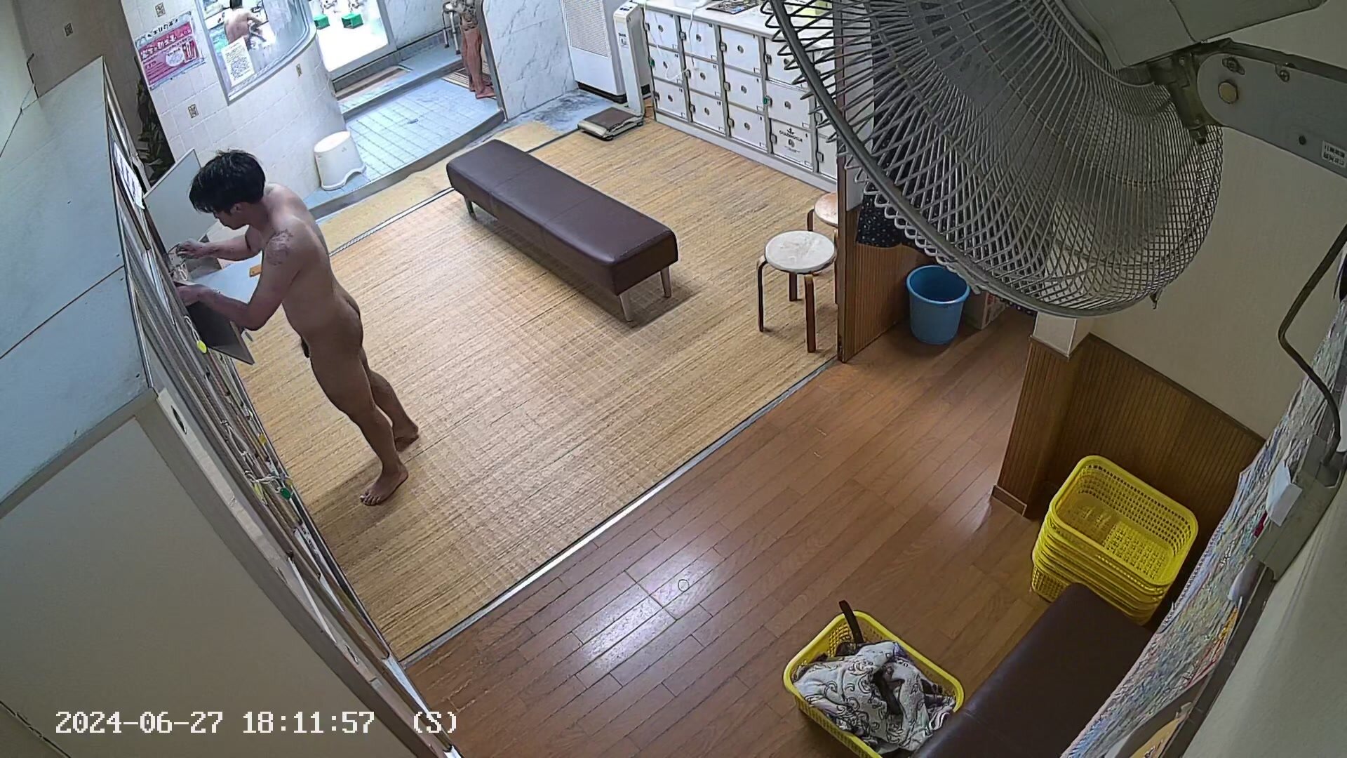 Sexy asian guys in sauna Japan - video 2