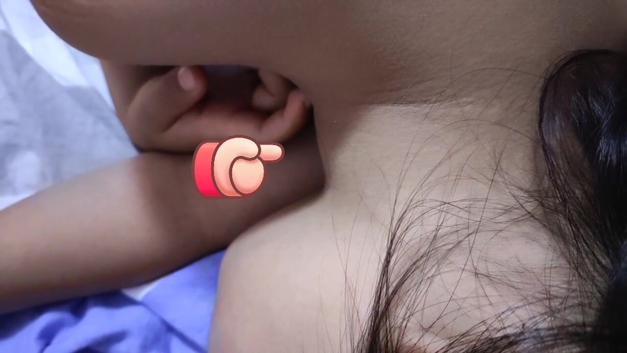 Girl's neck pulse