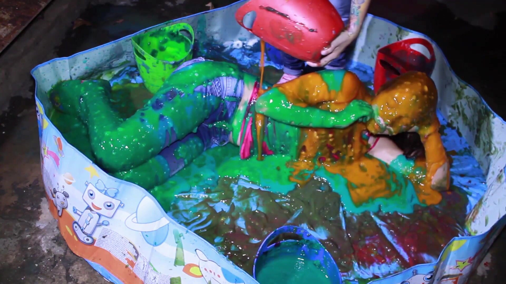 Wetting and slimed - video 2