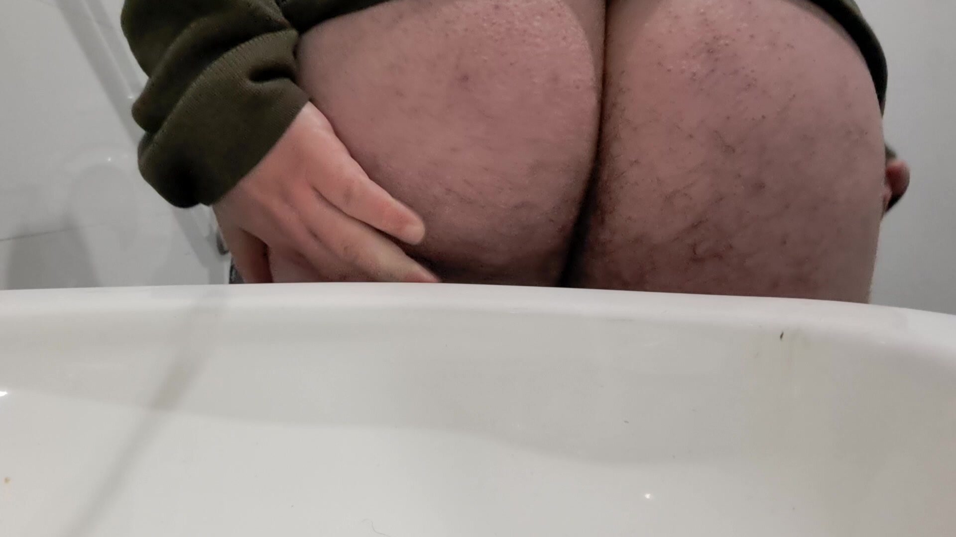 Soft serve shit in public bathroom sink