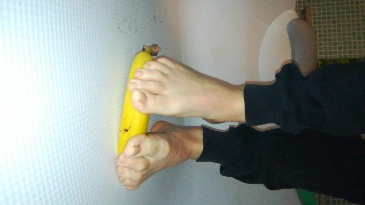 Twink Crushes a Banana with Bare Feet