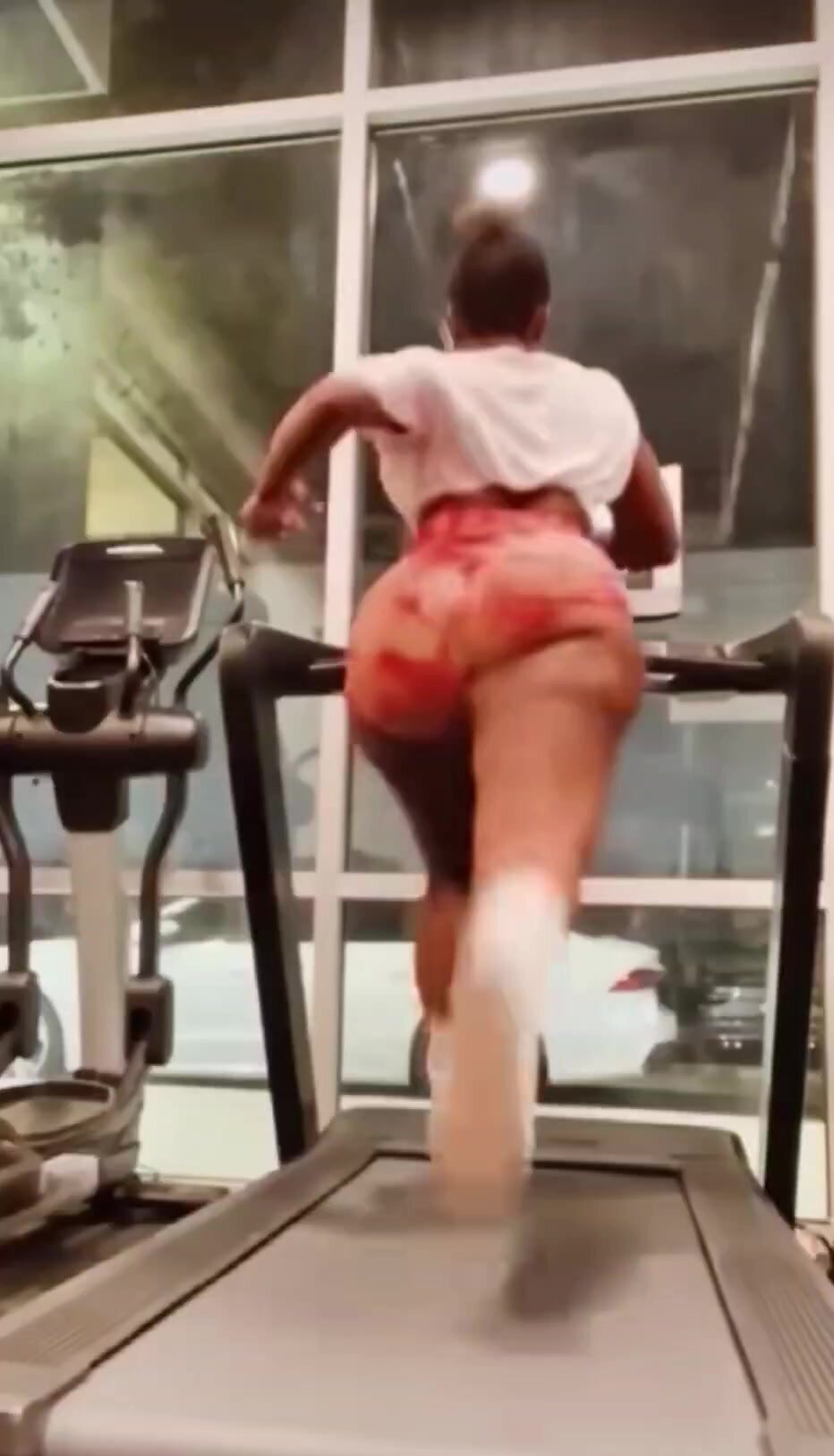 Big phat ass on a treadmill