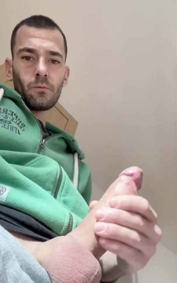 sexy man nuts on cam