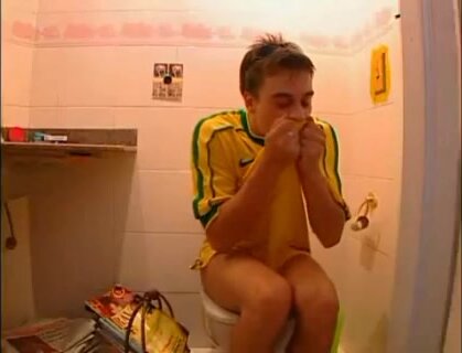 Brazilian guy has diarrhea and runs out of toilet paper