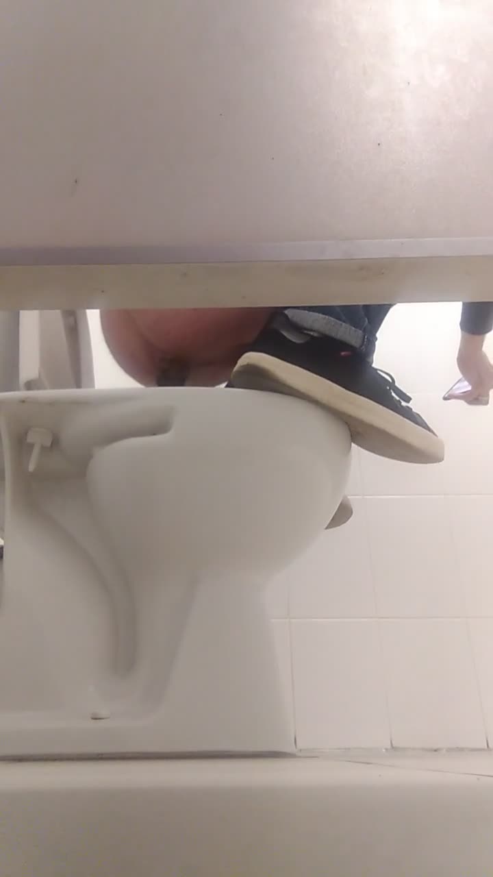 Toilet shitting spy