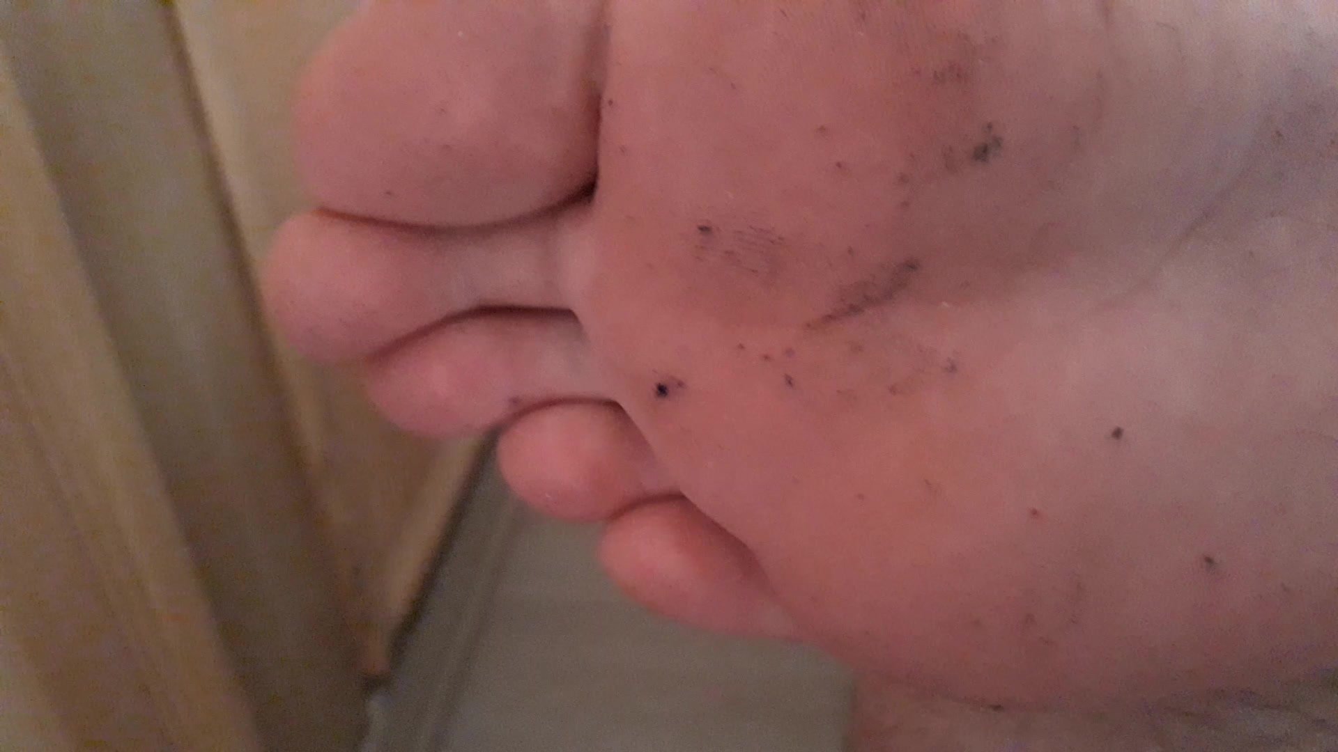 Dirty soles - video 8