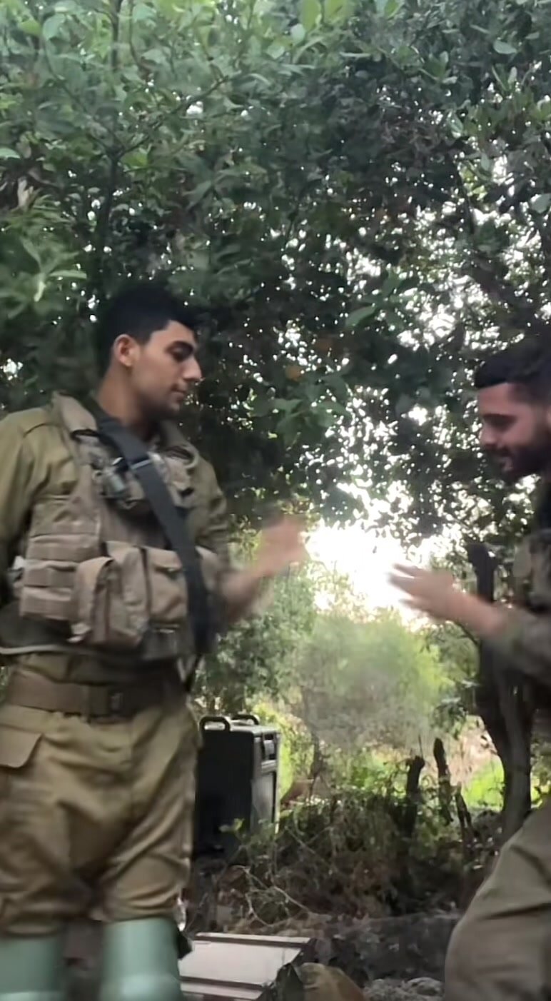 Israeli soldiers trend
