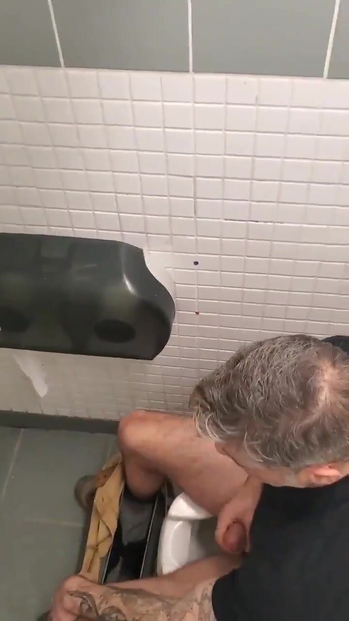 Daddy Toilet Jacking Off 198