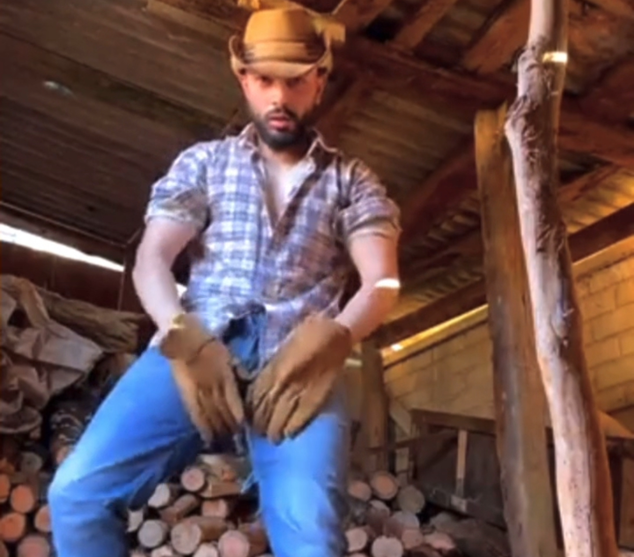 Horny cowboy huge cumshot in his shed