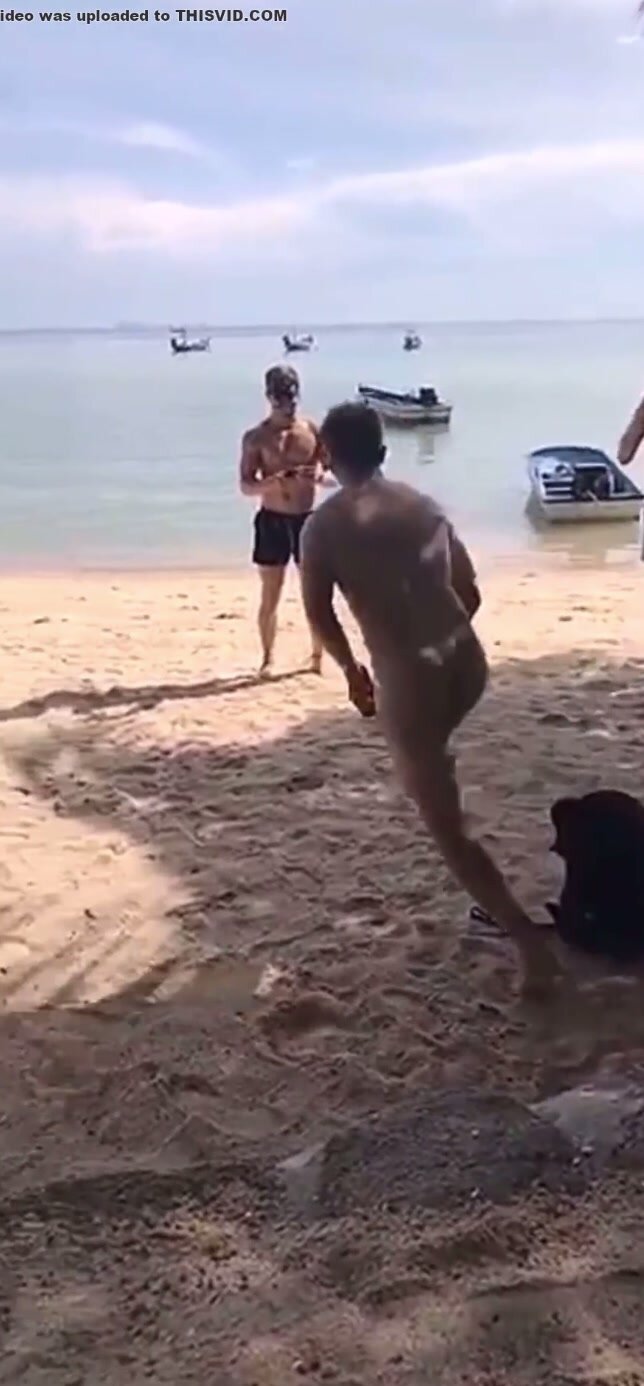 Guy convinced to flash the whole beach