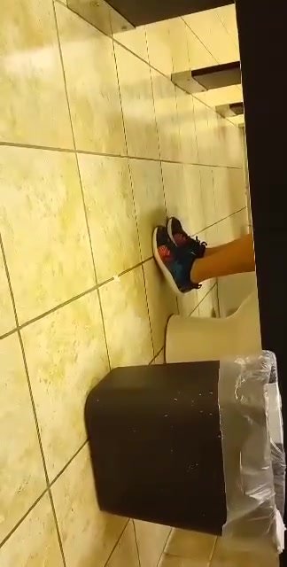 Woman pooping understall - video 3