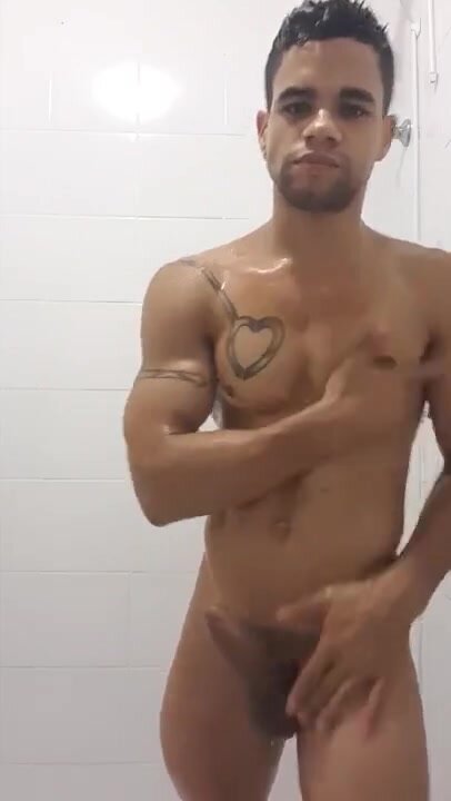 Latino - Willric - Muscle Shower Cum Show