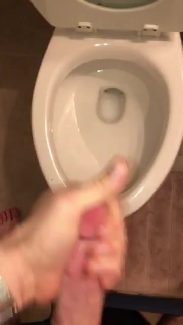 BWC cums directly into toilet