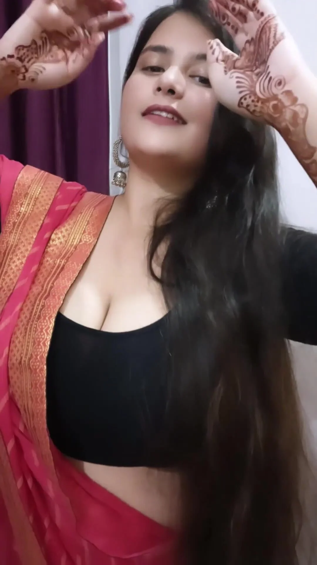 Aunty cleavage - video 2 - ThisVid.com