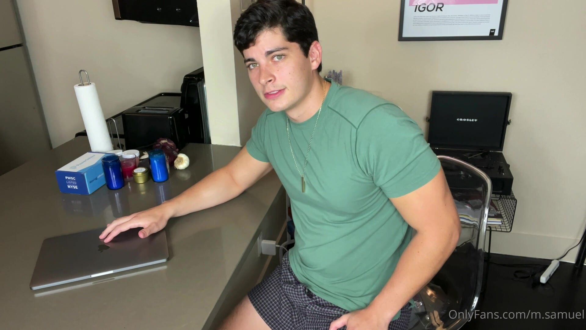 hot but lame guy