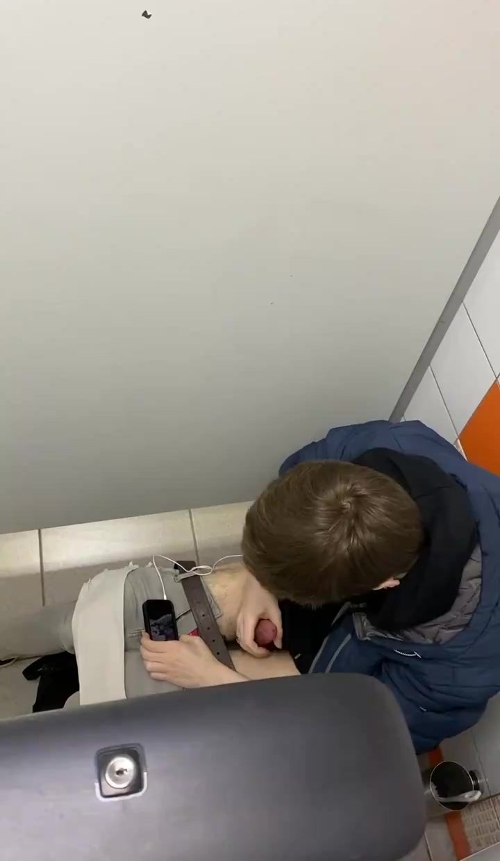 Twink caught in toilet