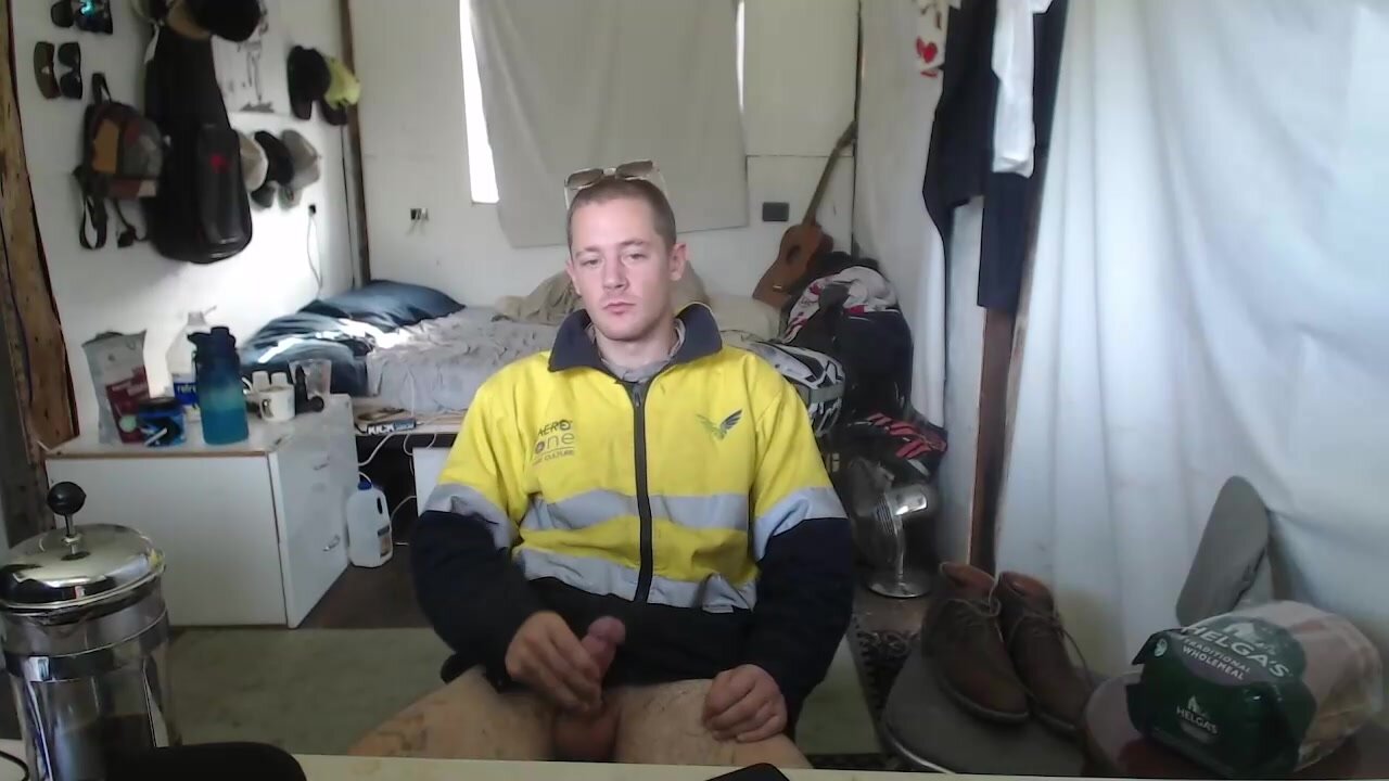 Aussie Hunkster Cums