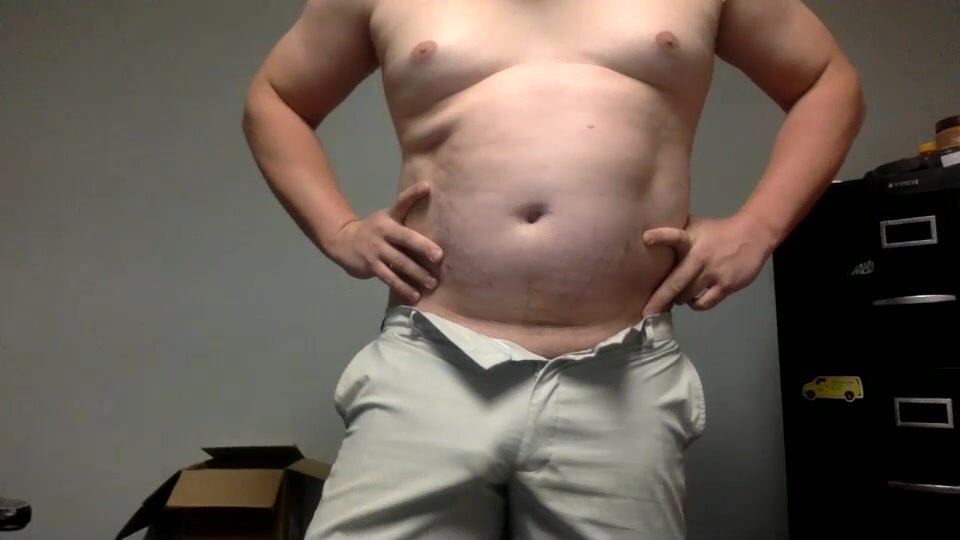 Chubby White Guy Spreads Tight Hole