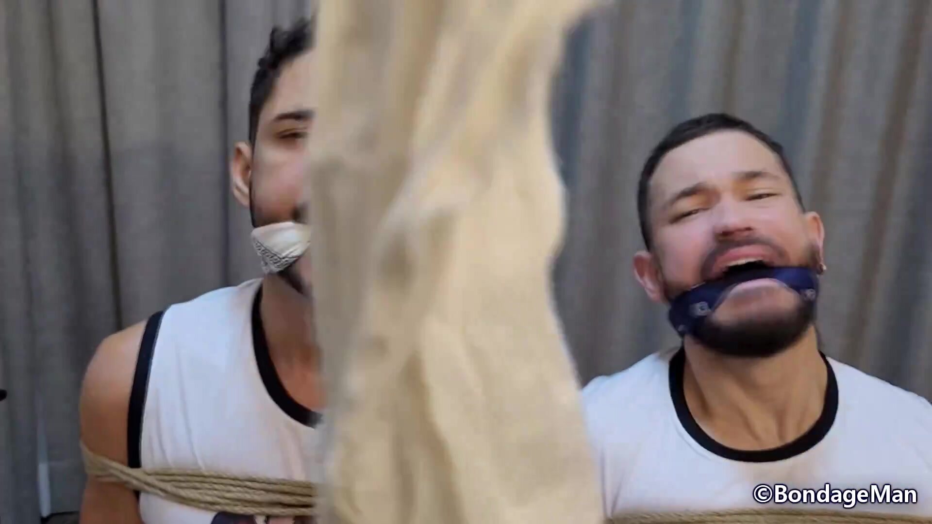 Bandana gagged men: Two men gagged - video 2 - ThisVid.com