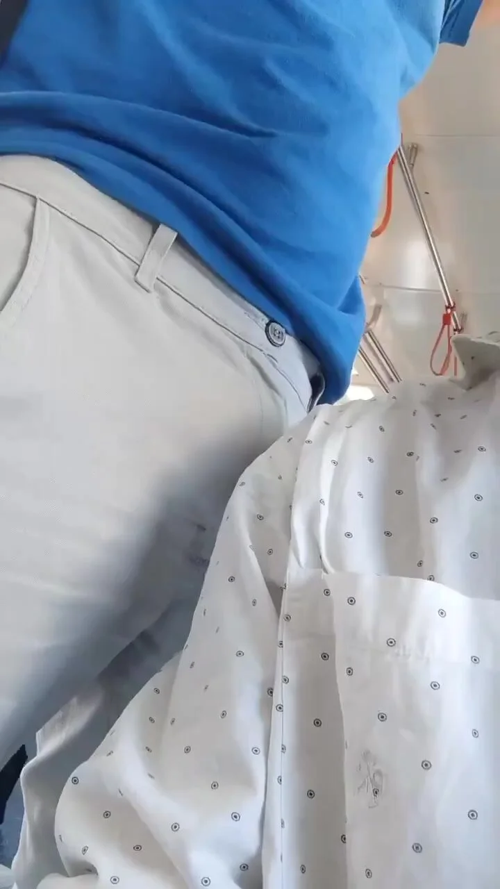 Metro: Bus bulge - video 5 - ThisVid.com