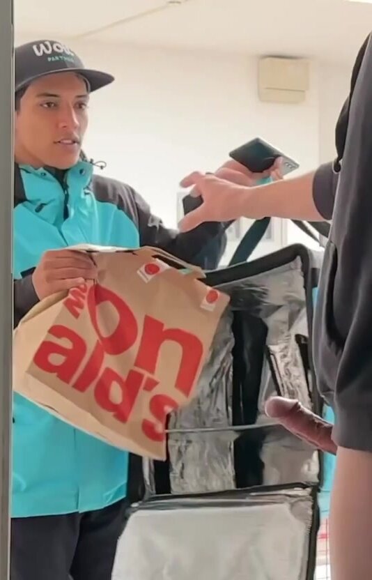 Delivery driver - video 3