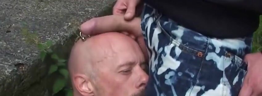 COCK SUCKING SKINHEAD