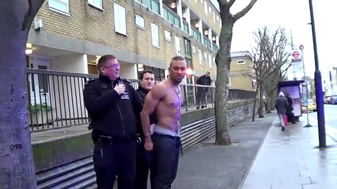 HOT DRUNK BLATINO BRIT HIGH PISS ARRESTED ON STREET