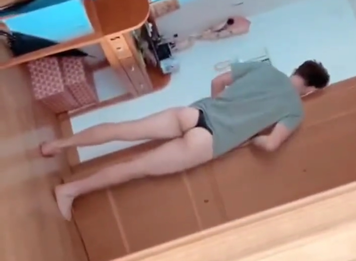 footballist pickup food with hot ass