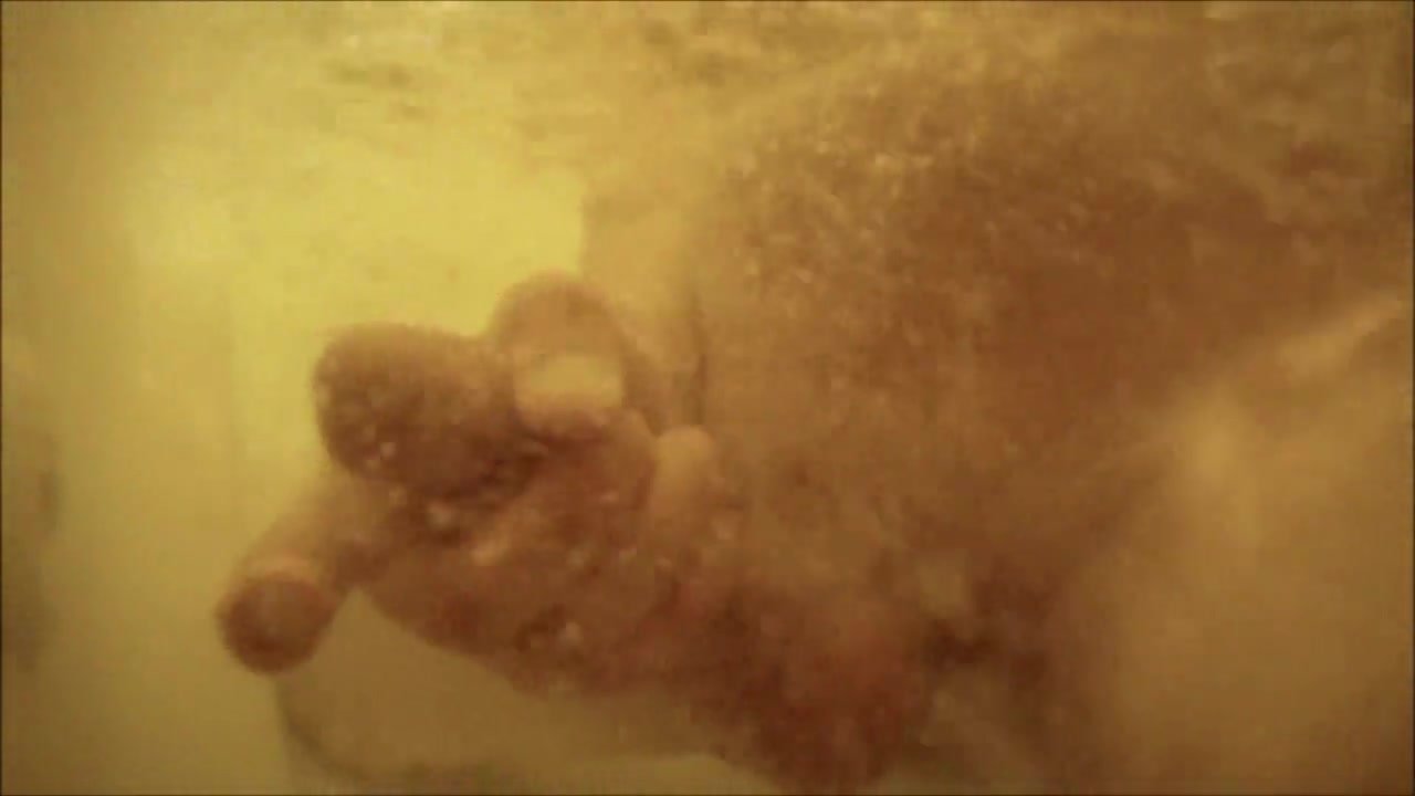 Bathtub fun - video 5