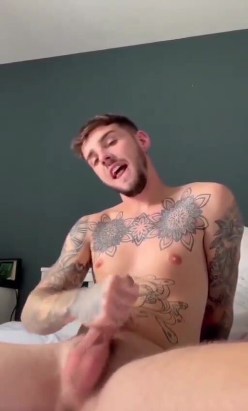 hot guy cumming - video 9