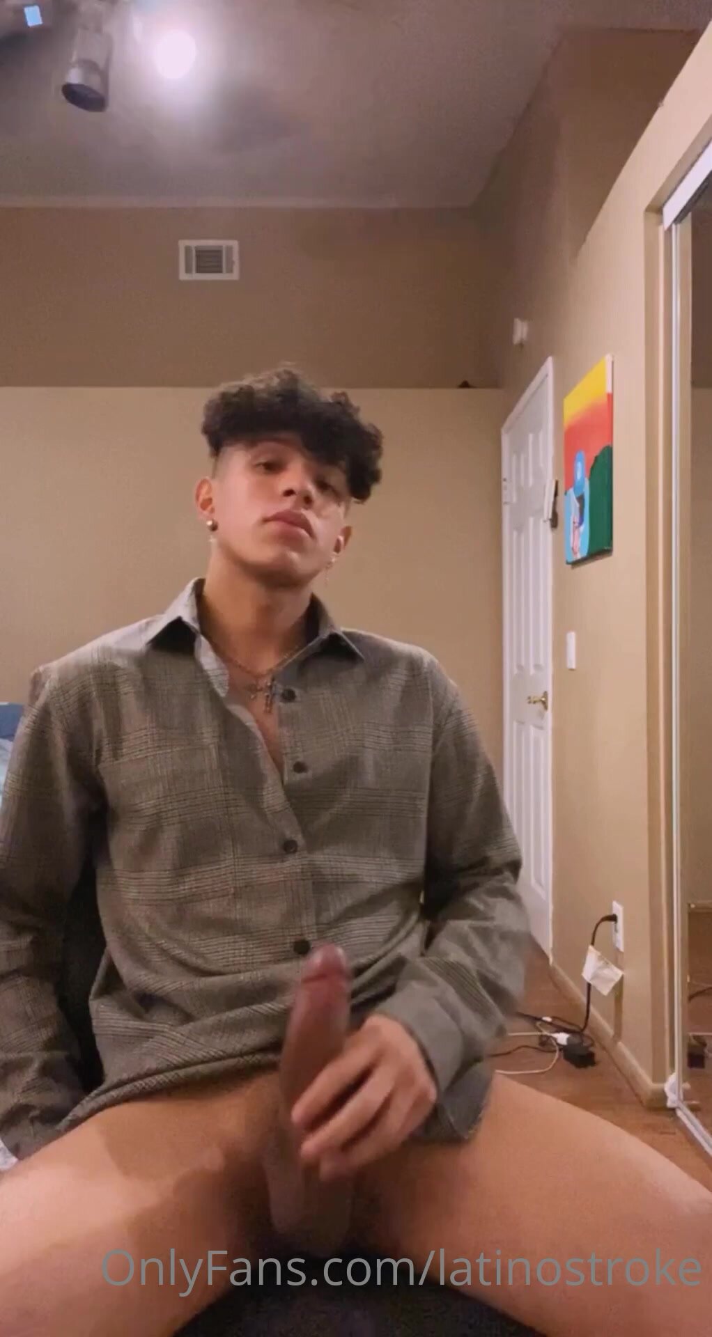 Hot Latino wank!!!