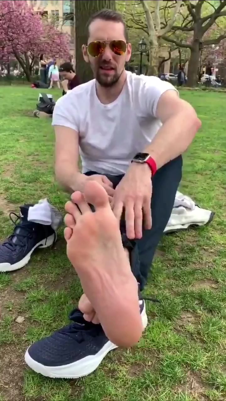 Size 15 in the park