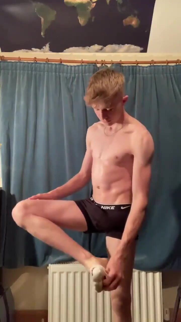 twink undresses