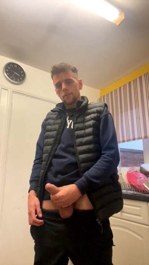 Fit lad wank in kitchen