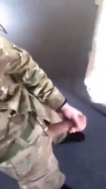 blue eyed soldier jerks off