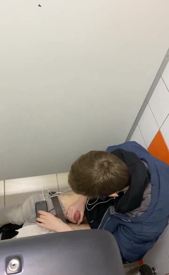 cums in the toilet
